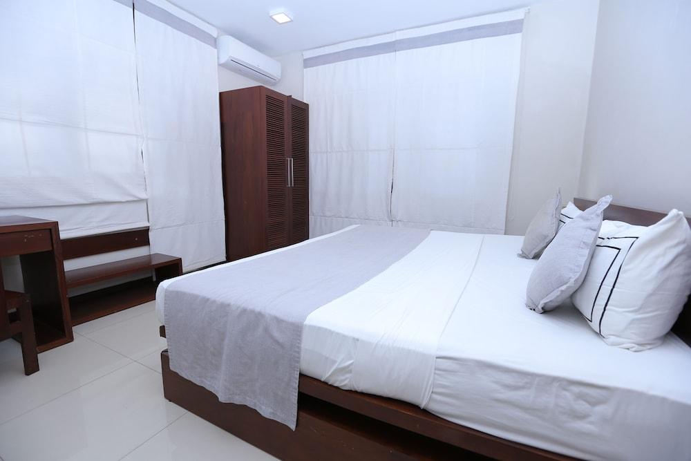 Hotel Randiya Ponnarankulama Exterior photo