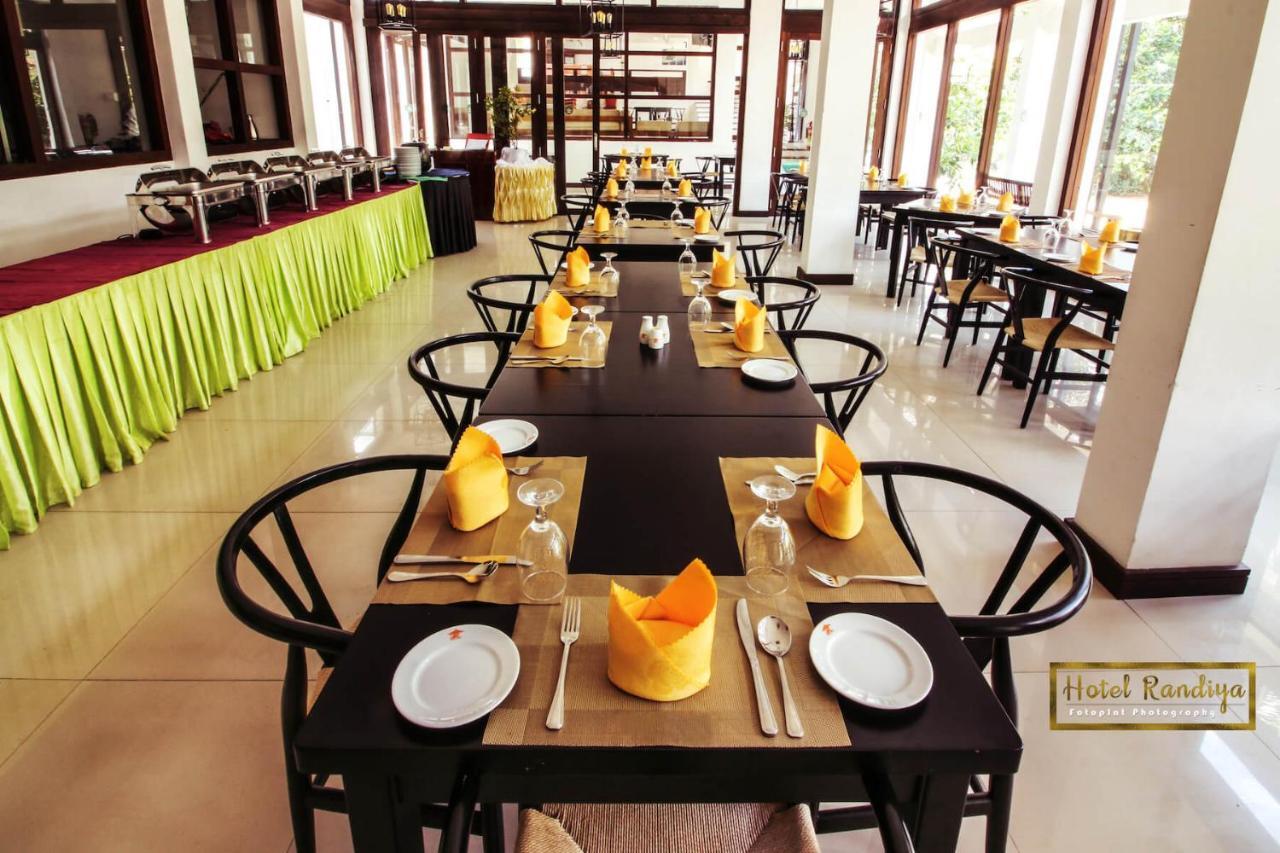 Hotel Randiya Ponnarankulama Exterior photo
