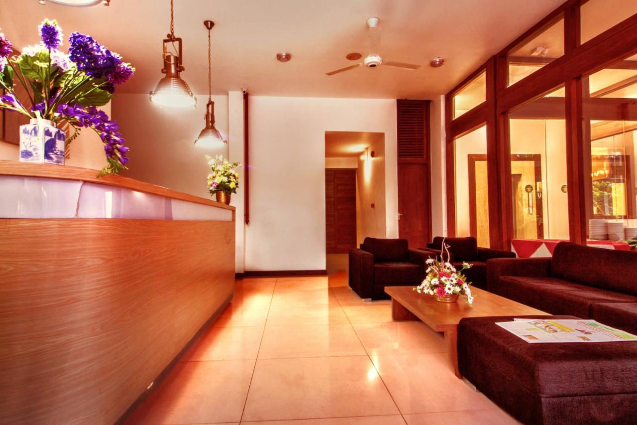 Hotel Randiya Ponnarankulama Exterior photo